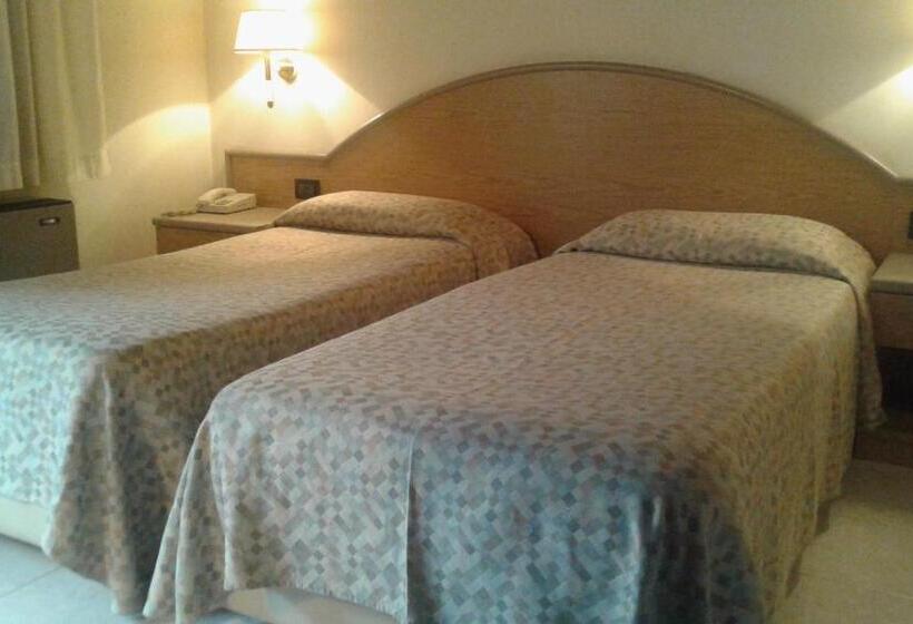 فندق Albergo Ristorante Leon D'oro