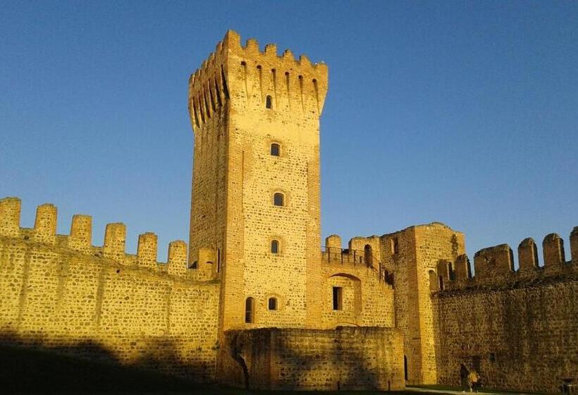 فندق Albergo Ristorante Leon D'oro