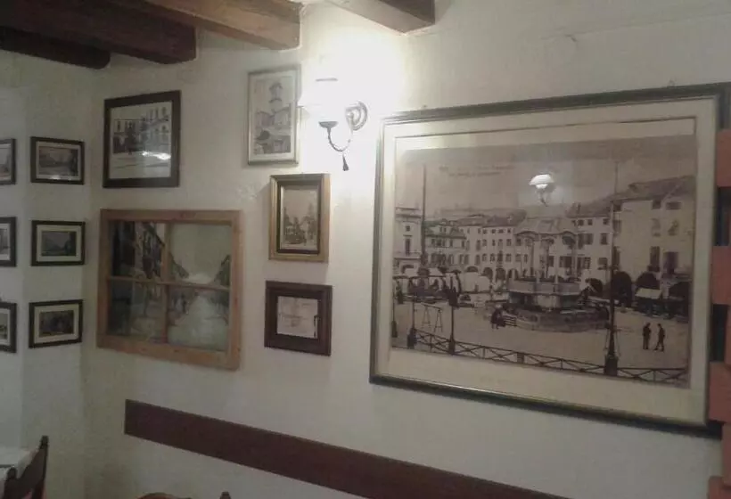 هتل Albergo Ristorante Leon D'oro