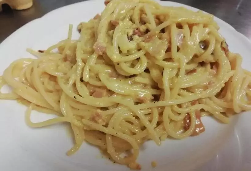 هتل Albergo Ristorante Leon D'oro