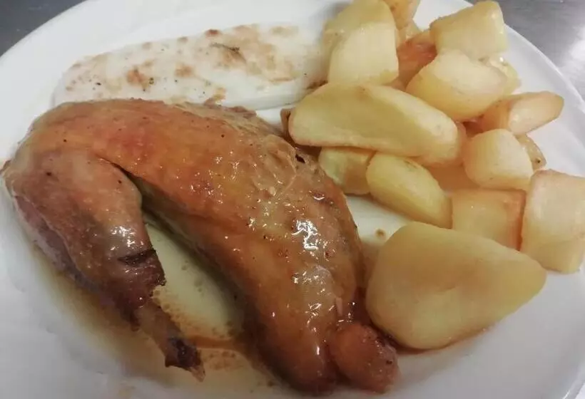 هتل Albergo Ristorante Leon D'oro