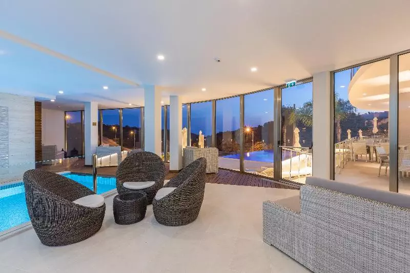 ホテル Caneiros Luxury House & Suites