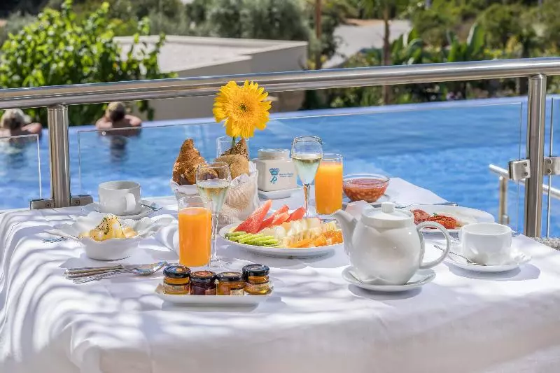 ホテル Caneiros Luxury House & Suites