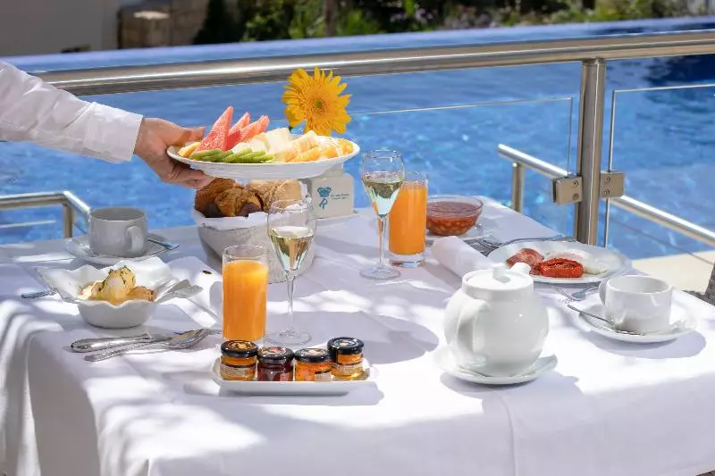 ホテル Caneiros Luxury House & Suites