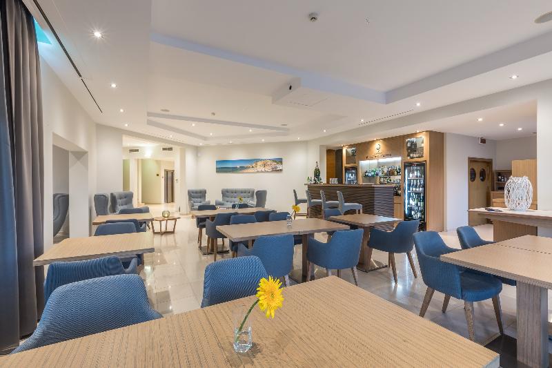 فندق Caneiros Luxury House & Suites