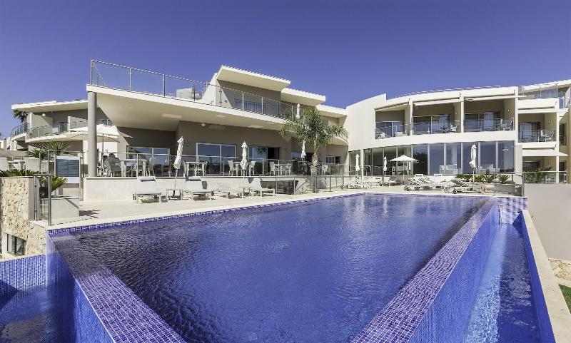 فندق Caneiros Luxury House & Suites