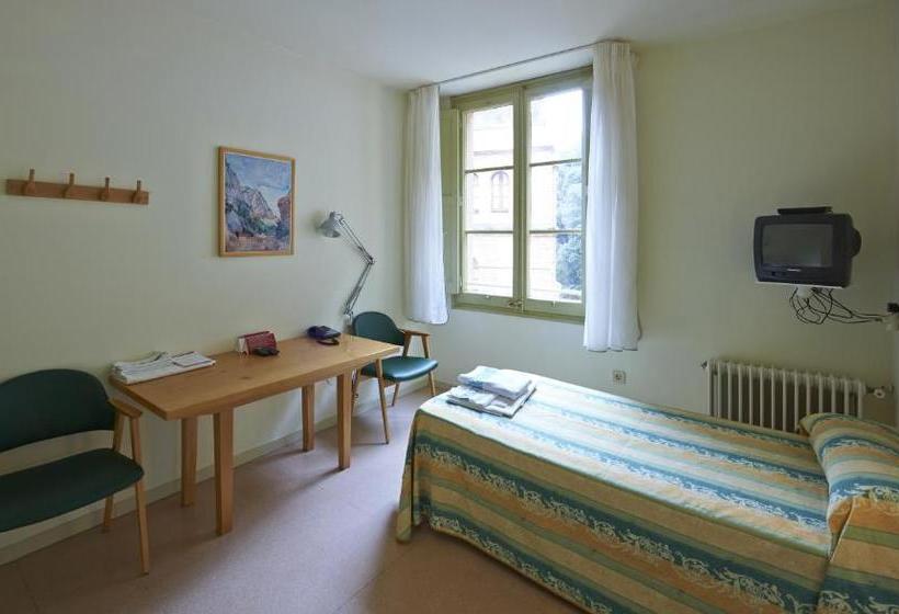Apartamentos Montserrat Abat Marcet