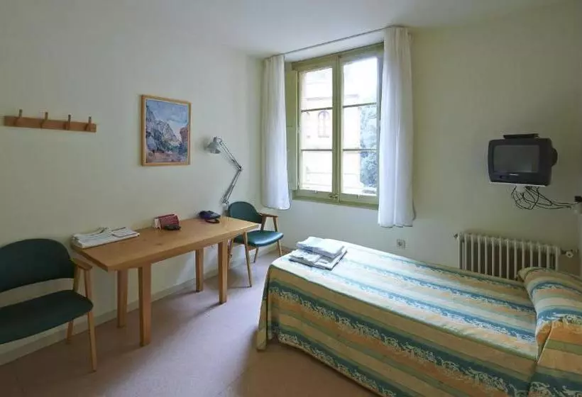Apartamentos Montserrat Abat Marcet