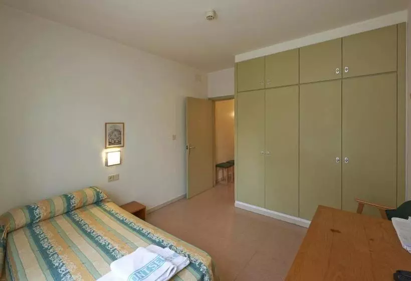 Apartamentos Montserrat Abat Marcet