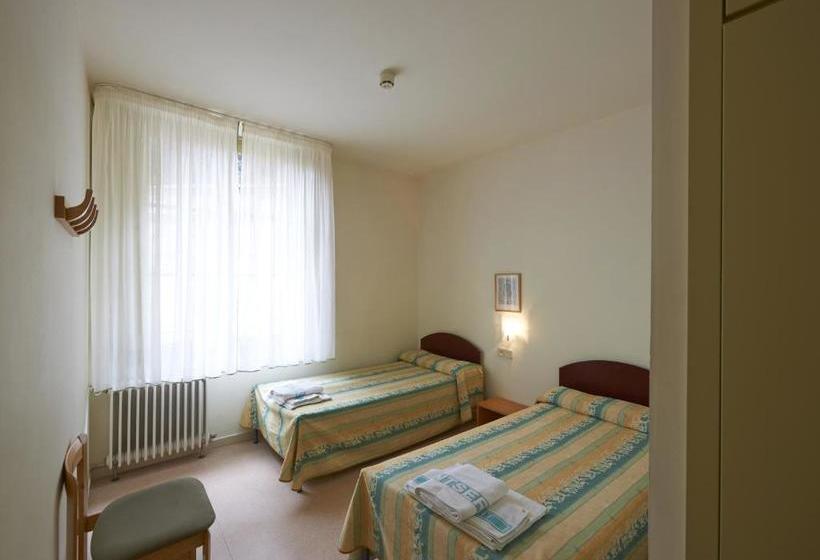 Apartamentos Montserrat Abat Marcet