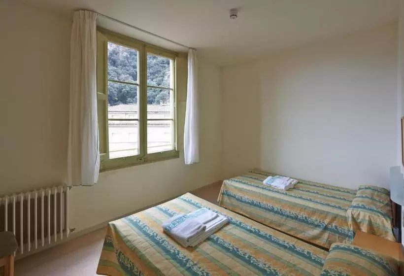 Apartamentos Montserrat Abat Marcet