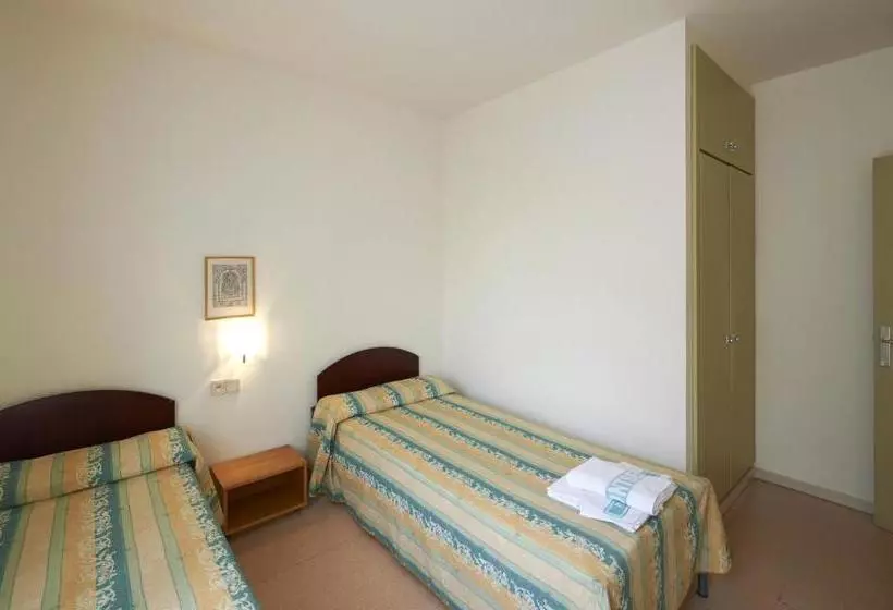 Apartamentos Montserrat Abat Marcet