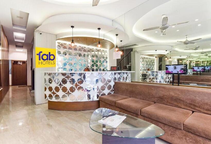 Fabhotel King Palace