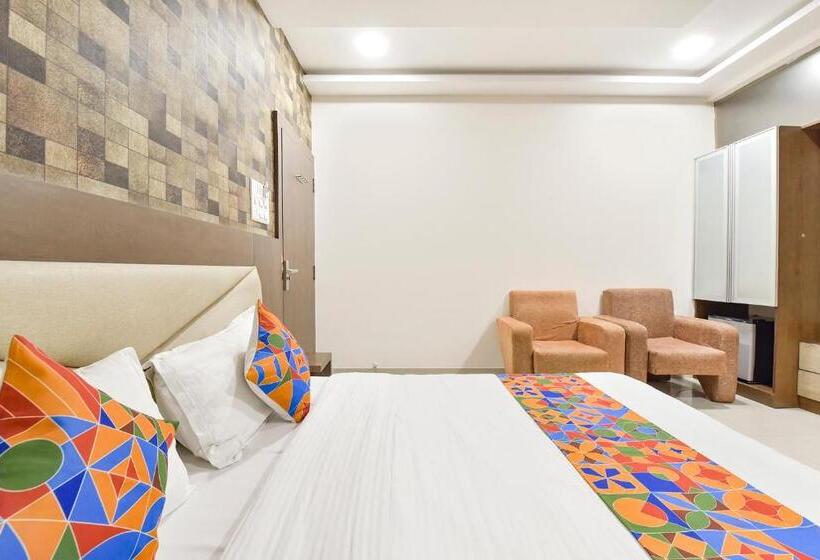 Fabhotel King Palace