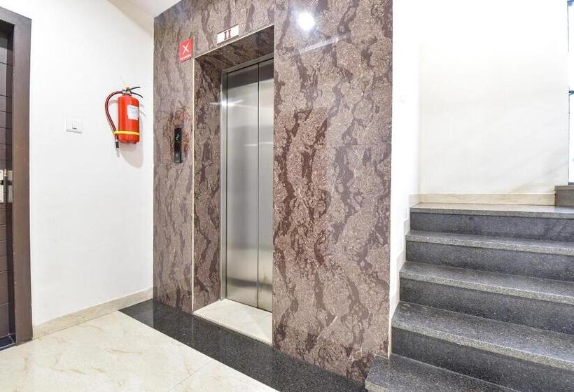 Fabhotel King Palace