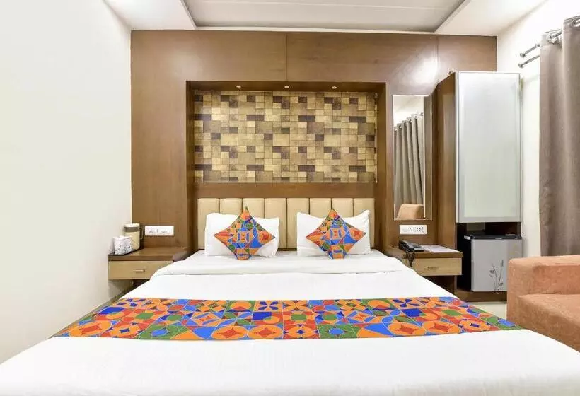 Fabhotel King Palace