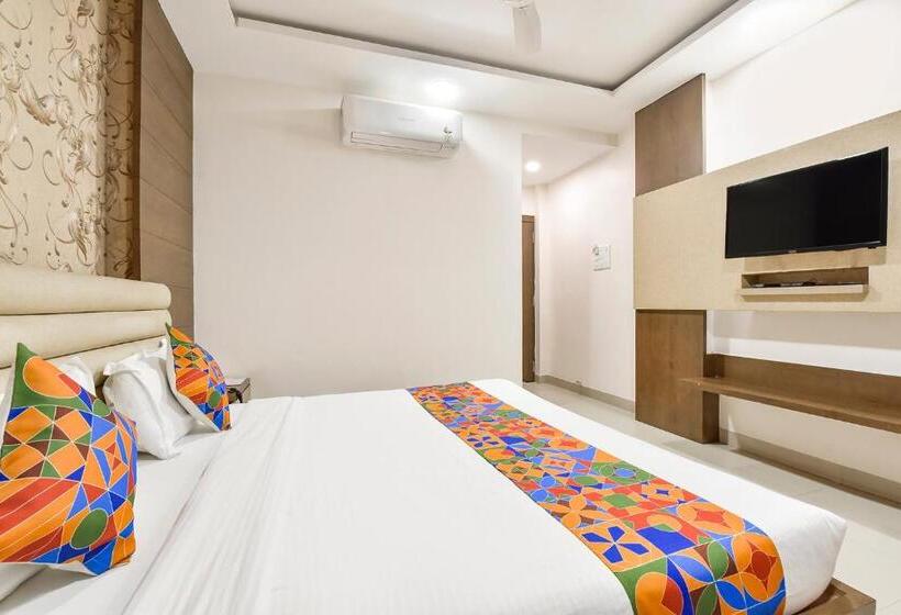 Fabhotel King Palace