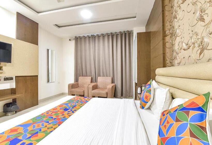 Fabhotel King Palace