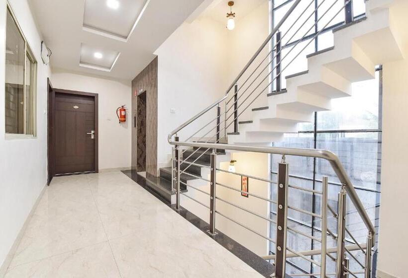 Fabhotel King Palace