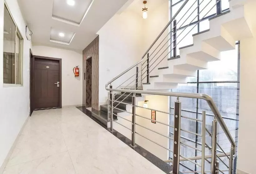 Fabhotel King Palace