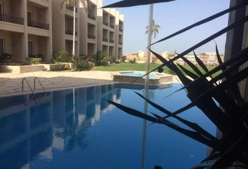 استراحتگاه Panacea Suites