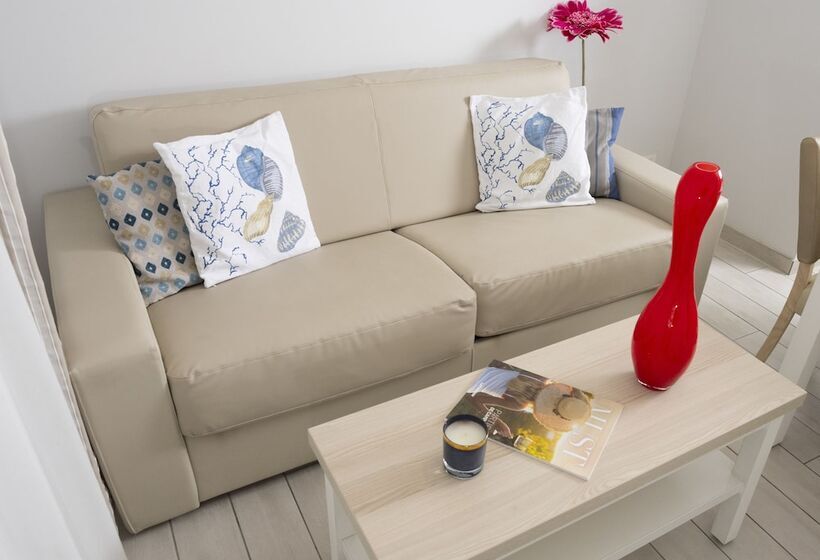 La Ciotat   A Deux Pas De L Eau