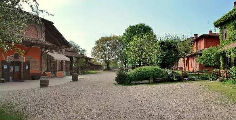 تختخواب و صبحانه Agriturismo Cascina Selva