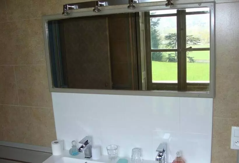 Aamiaismajoitus (B&B) Château D Ailly