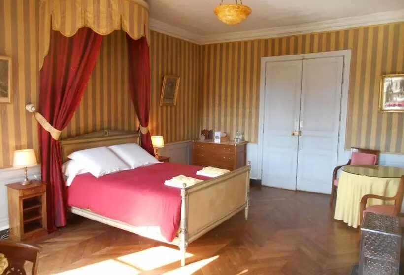 Aamiaismajoitus (B&B) Château D Ailly