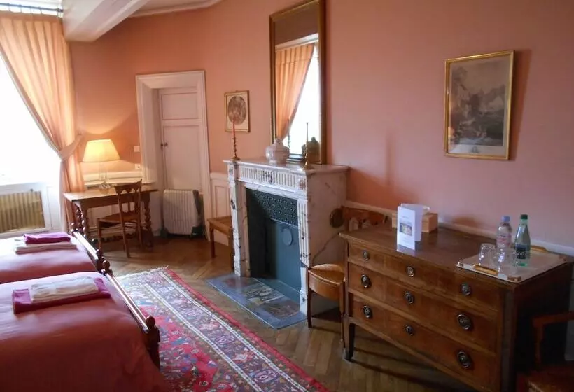 Aamiaismajoitus (B&B) Château D Ailly