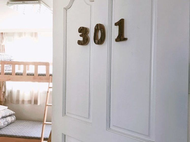 Check And Out Guesthouse & Pub Hostel