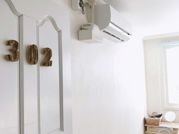 Check And Out Guesthouse & Pub Hostel