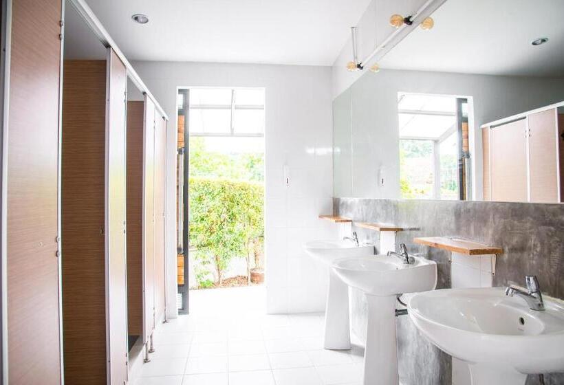 Chillhub Hostel Phuket