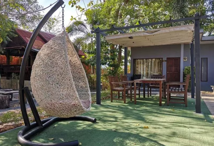 Hotelli Again At Naiharn Beach Resort