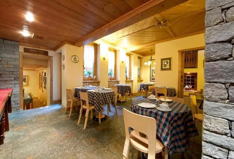 Hotelli Bouton D Or   Courmayeur