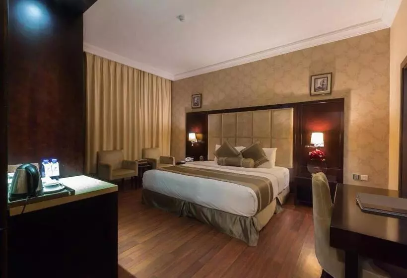 هتل Holiday Jazan