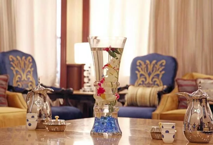 هتل Holiday Jazan