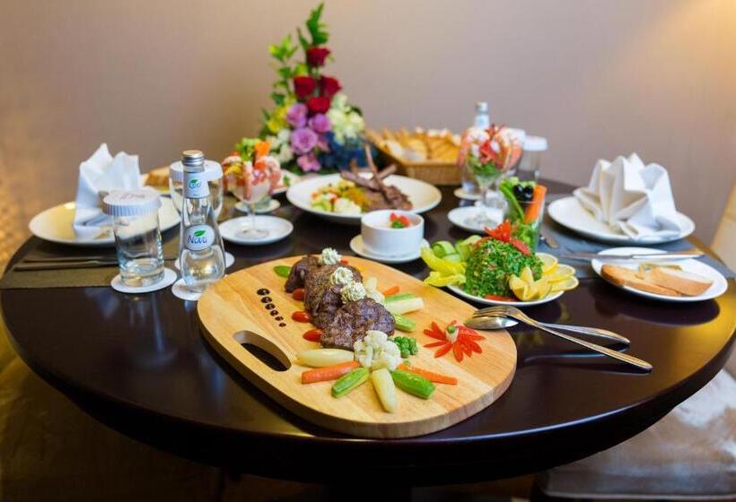 هتل Holiday Jazan