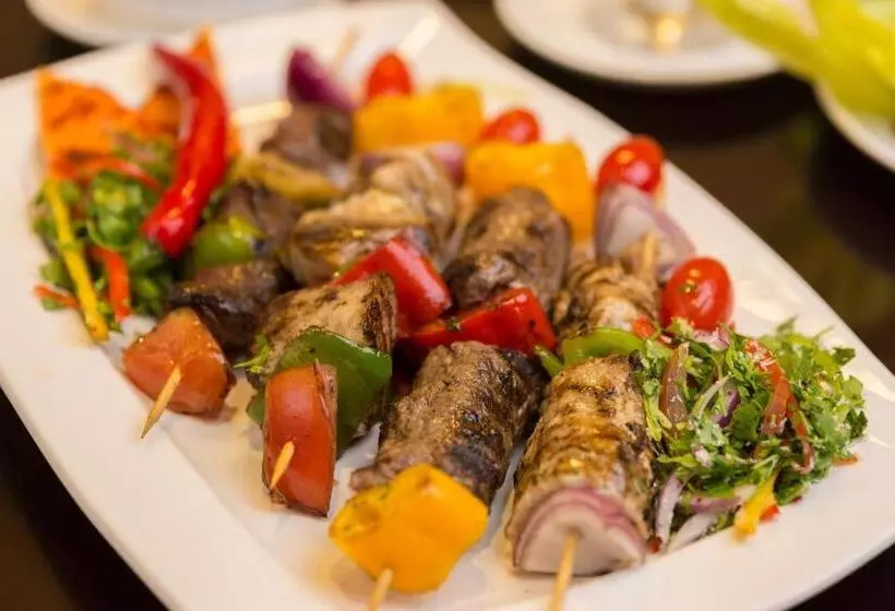 هتل Holiday Jazan