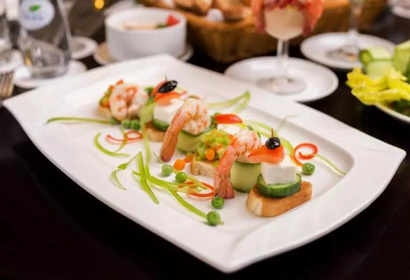 هتل Holiday Jazan