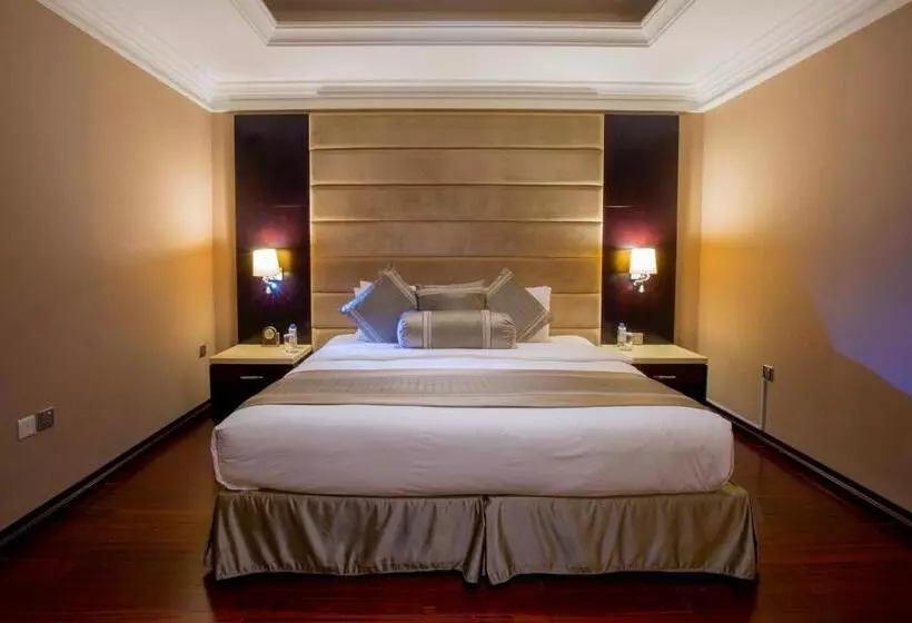 هتل Holiday Jazan