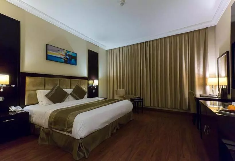 هتل Holiday Jazan