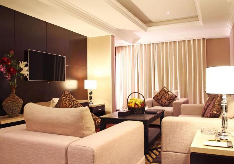 هتل Holiday Jazan