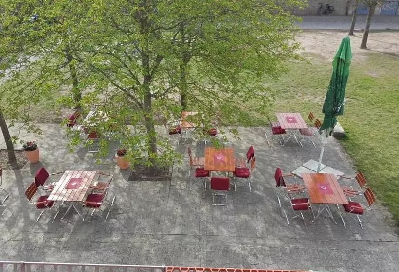 Hotelli Landgasthof Zum Alten Gut