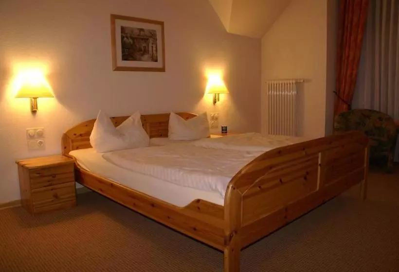 Hotelli Landgasthof Zum Alten Gut
