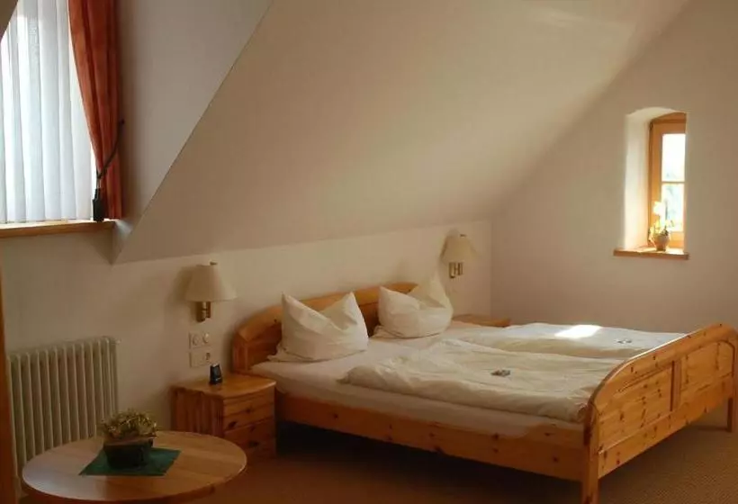 Hotelli Landgasthof Zum Alten Gut