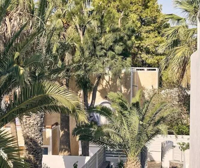 هتل Meltemi Excelsior Suites