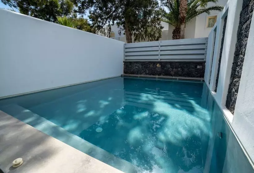 هتل Meltemi Excelsior Suites