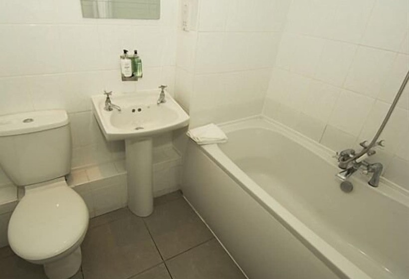 Отель Village Inn