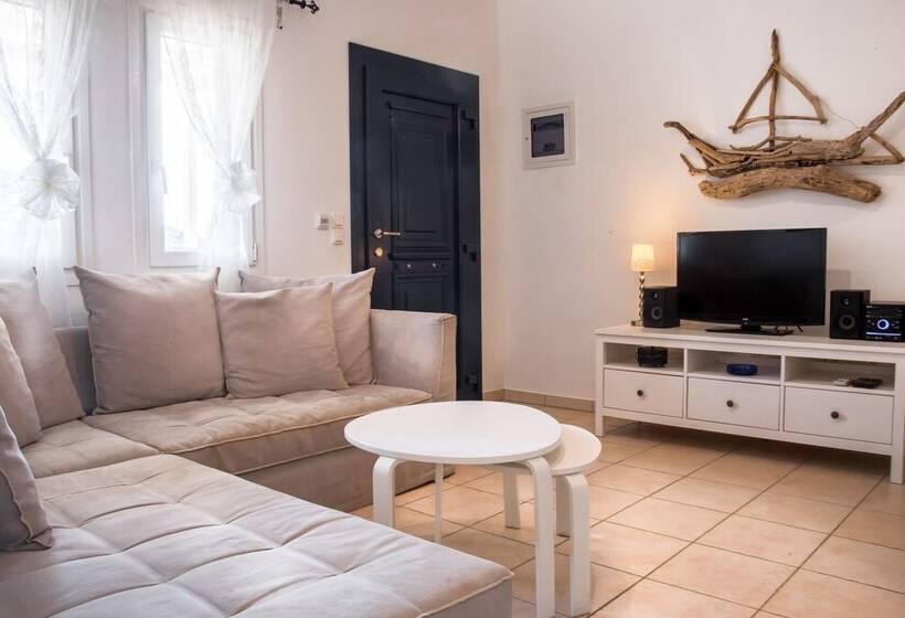 Luxury Family Apartment   Pool, Seaview, 200m Beach